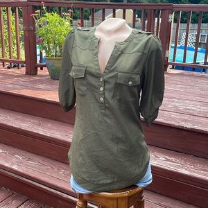 41 Hawthorne Olive Blouse Size XS V Neck Front Pox, 3/4 sleeves